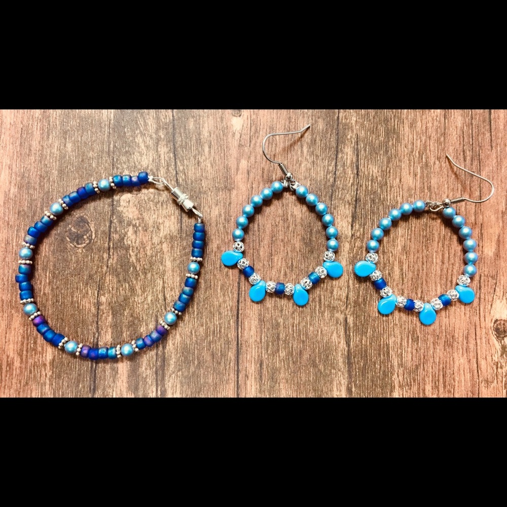 🛑SOLD🛑 handmade earrings & bracelet.